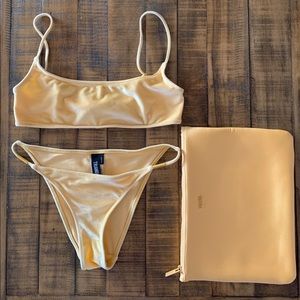 Women’s Triangl bathing suit hardly worn w case